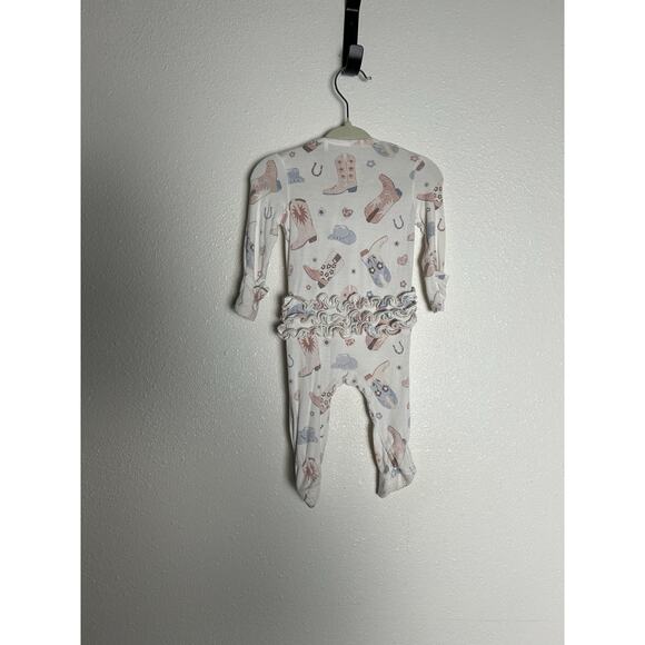 ANGEL DEAR BABY GIRL FOOTIE PAJAMA COWBOY BOOTS PINK 0-3 months - Picture 4 of 4
